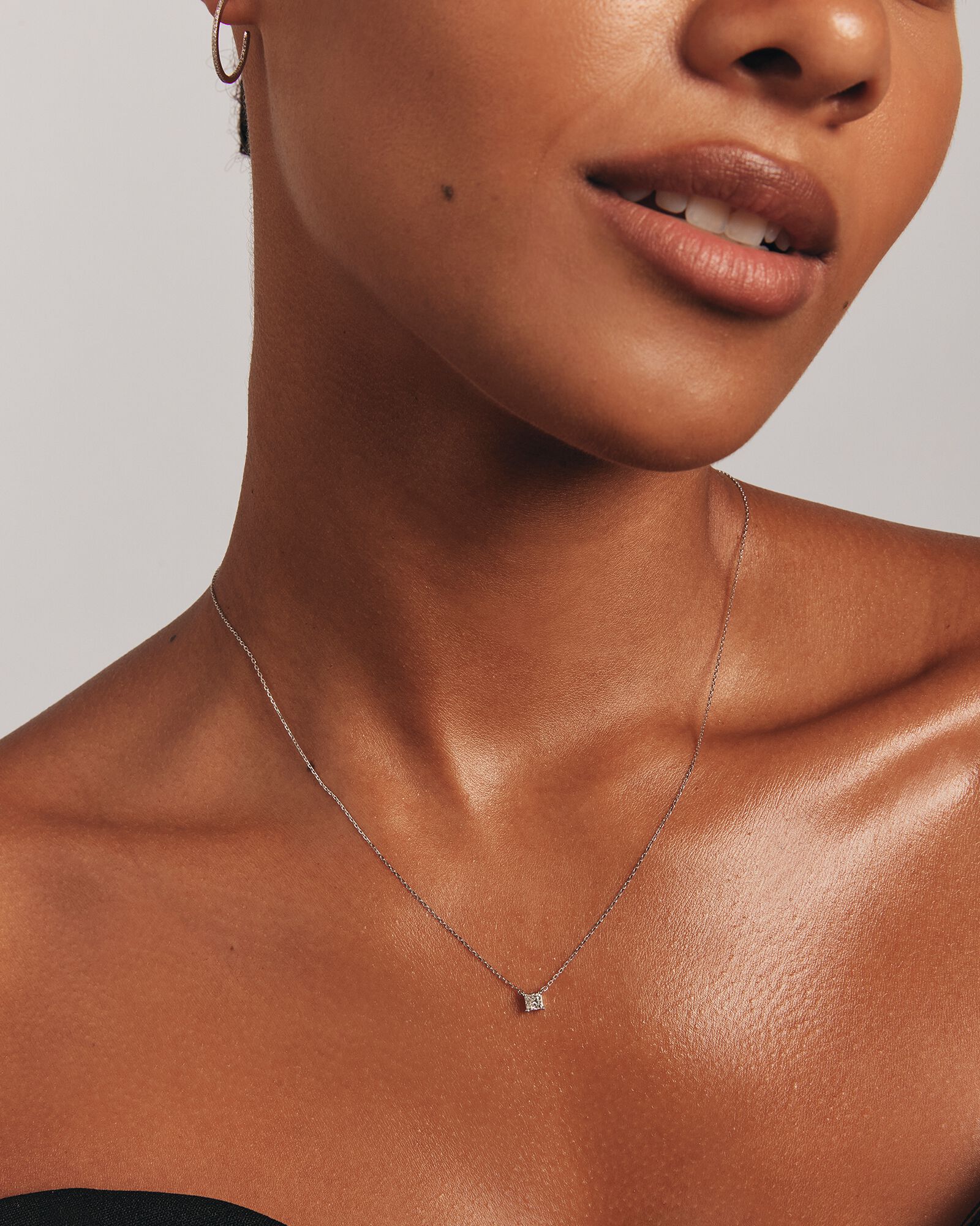 Princess cut solitaire pendant top
