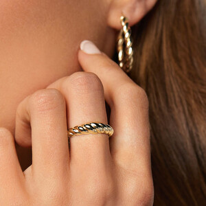 Narrow Croissant Ring in 10kt Yellow Gold