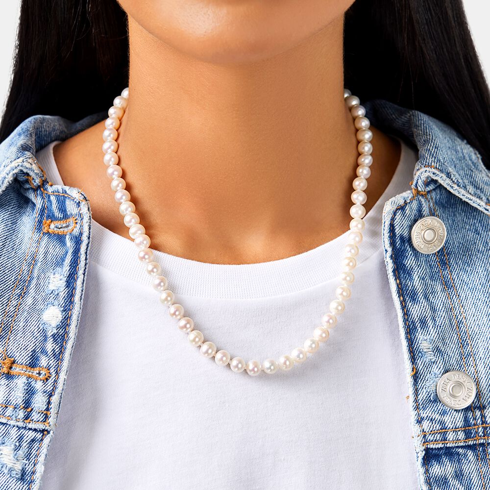 Necklace with Cultured Freshwater Pearls in 10kt Yellow Gold