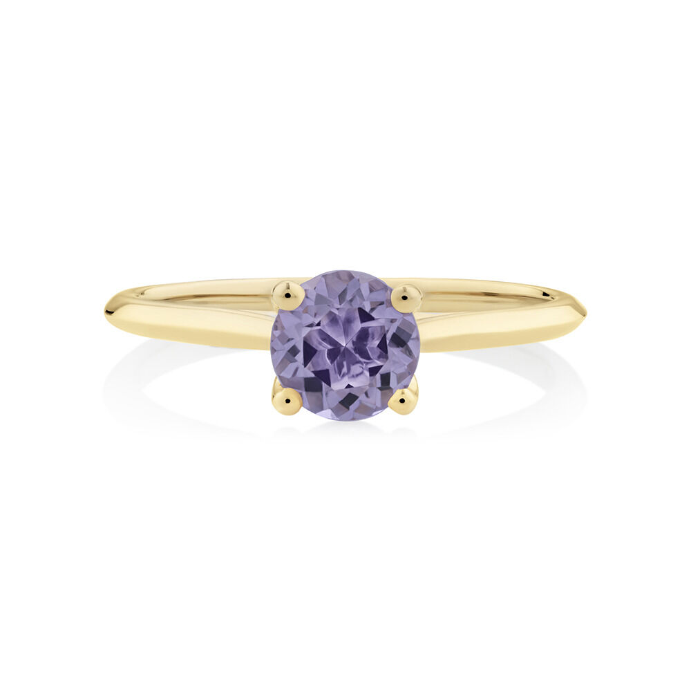Ring with Amethyst in 10kt Yellow Gold