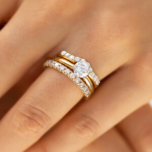 Certified Solitaire Engagement Ring with a 1 Carat TW Diamond in 18kt Yellow/White Gold
