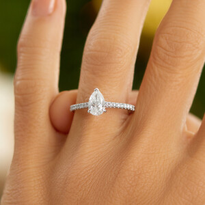Pear Solitaire Engagement Ring with 1.12ct TW of Diamonds in 14kt White Gold