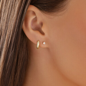 Boutons d'oreilles en or 10 K avec opale
