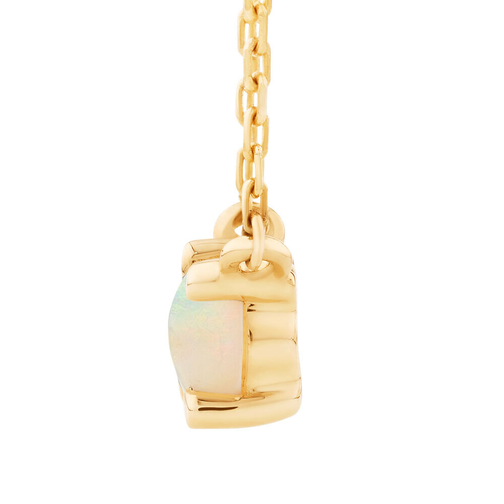 Necklace with Opal in 10kt Yellow Gold