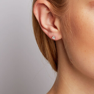 Boutons d'oreilles certifiés en or blanc 14 K avec diamants totalisant 0,46 ct