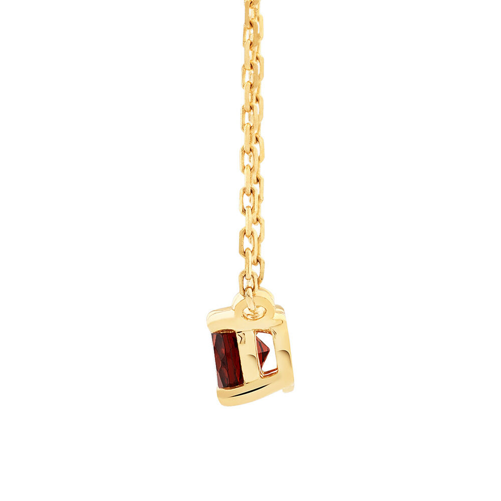Necklace with Rhodolite Garnet in 10kt Yellow Gold