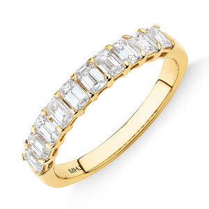 Alliance en or jaune 14 K à diamants de taille émeraude totalisant 0,80 ct