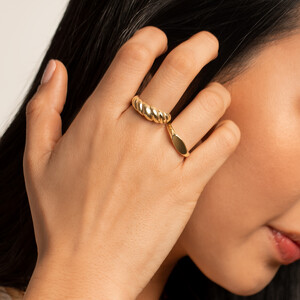 Oval Signet Ring in 10kt Yellow Gold