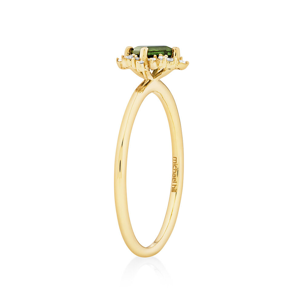 Ring with Green Tourmaline & Diamonds in 10kt Yellow Gold