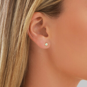 Stud Earrings with Opal in 10kt Gold
