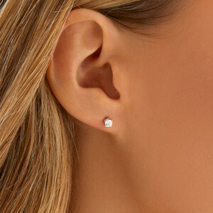 Boutons d'oreilles classiques en or blanc 10 K avec diamants totalisant 0,30 ct