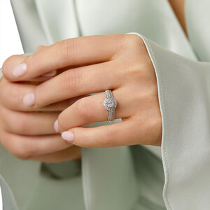 Round Halo Ring with 0.50 Carat TW of Diamonds in 10kt White Gold