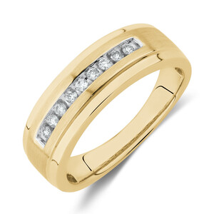Ring with 0.15 Carat TW of Diamonds in 10kt Yellow Gold