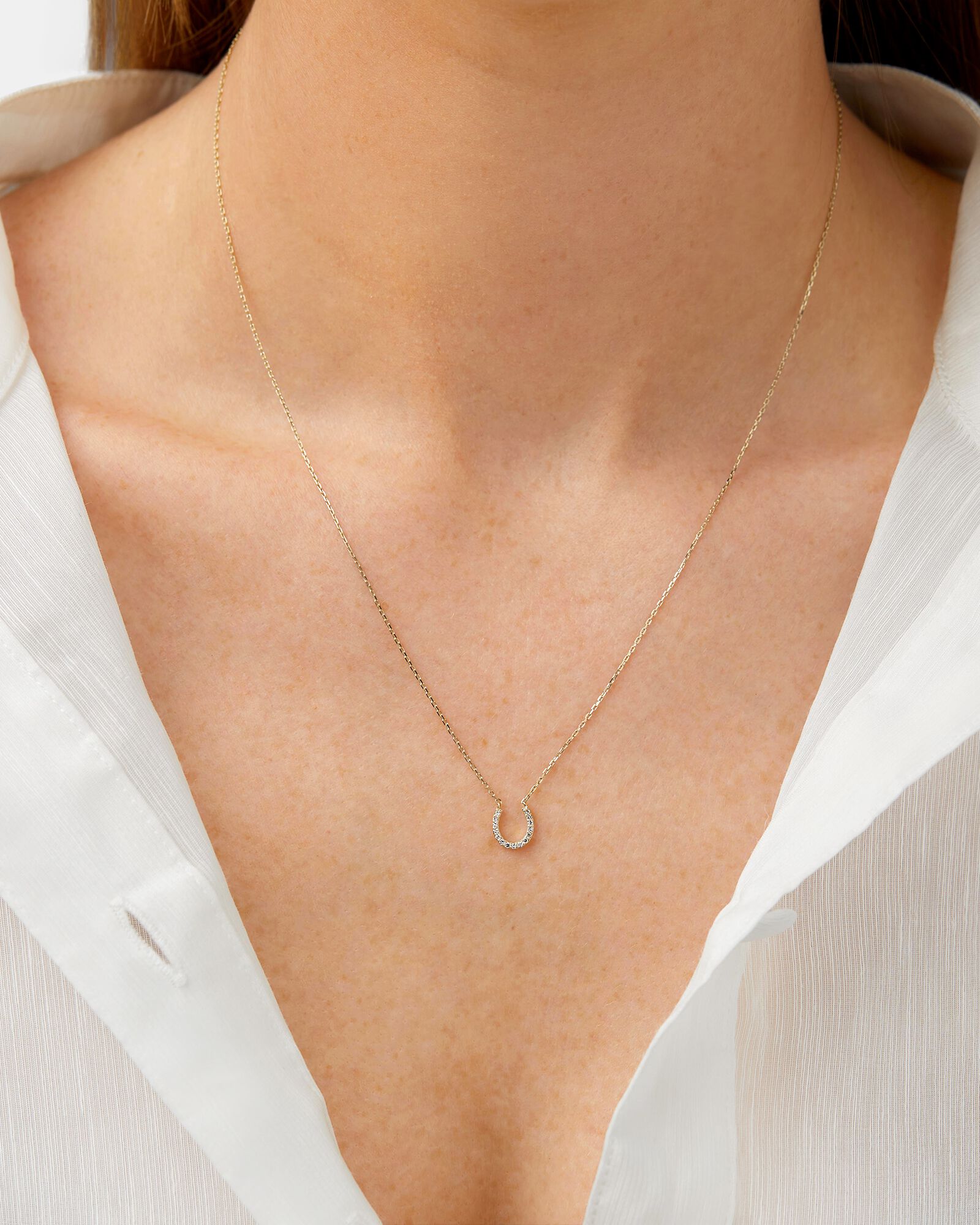 Dainty horseshoe necklace sale