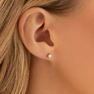 Boutons d'oreilles classiques en or jaune 10 K avec diamants totalisant 0,30 ct