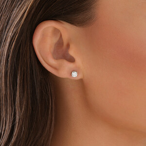 Boucles d'oreilles en or blanc 14 K à diamants totalisant 1 ct