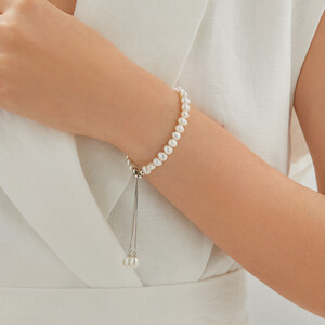 Adjustable Bracelet with Cultured Freshwater Pearls in Sterling Silver
