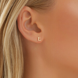 Bouton d'oreille unique à initiale E en or jaune 10 K