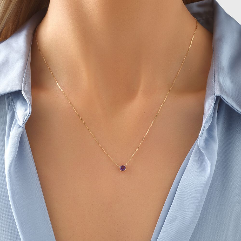 Necklace with Amethyst in 10kt Yellow Gold
