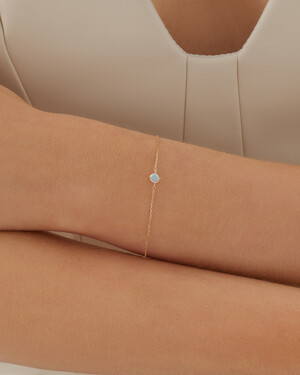 Bracelet with Opal in 10kt Yellow Gold