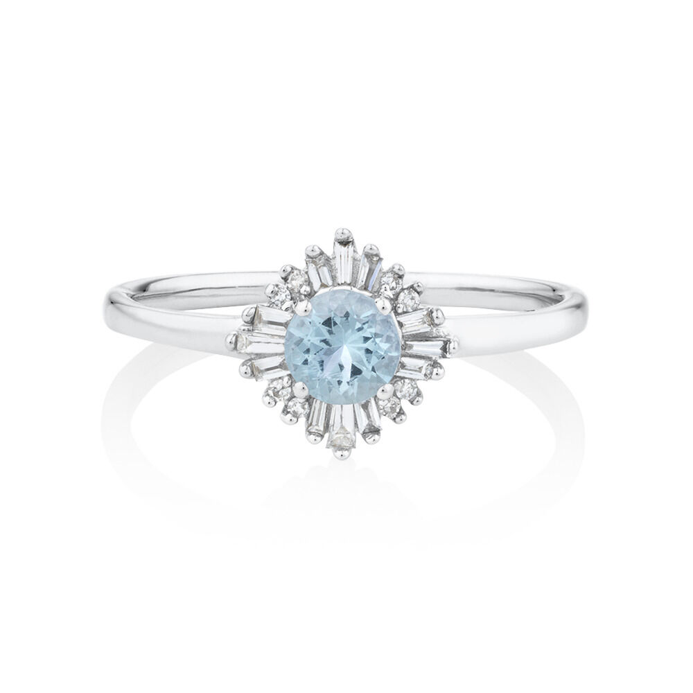 Ring with Aquamarine & Diamonds in 10kt White Gold